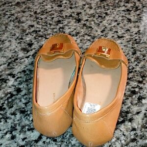 Tommy Hilfiger Tan Leather Loafers with Gold Accent